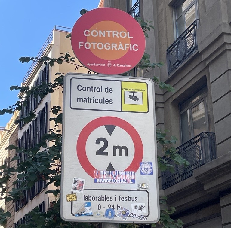 A LEZ sign in Barcelona A LEZ sign in Barcelona